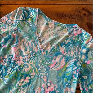 Lilly Pulitzer Womens Long Sleeve‎ Etta V-Neck Blue Pink Tropical Shirt Size XXS